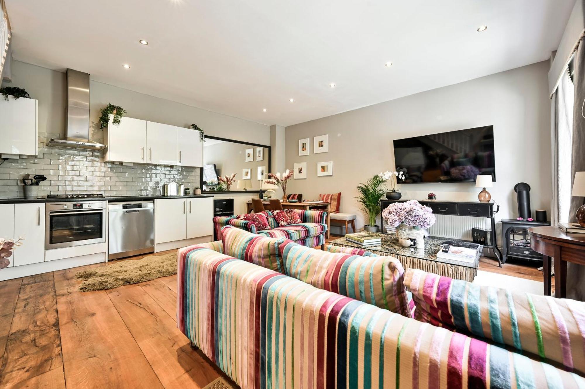 Magnificent 2 Bed Hyde Park Mews House Lejlighed London Eksteriør billede